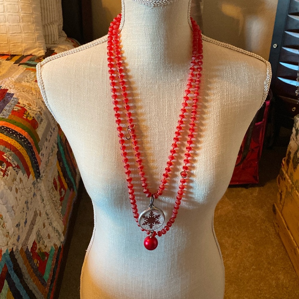 Art by Amy red beaded necklace with red snowflake in the bubble, bnnu